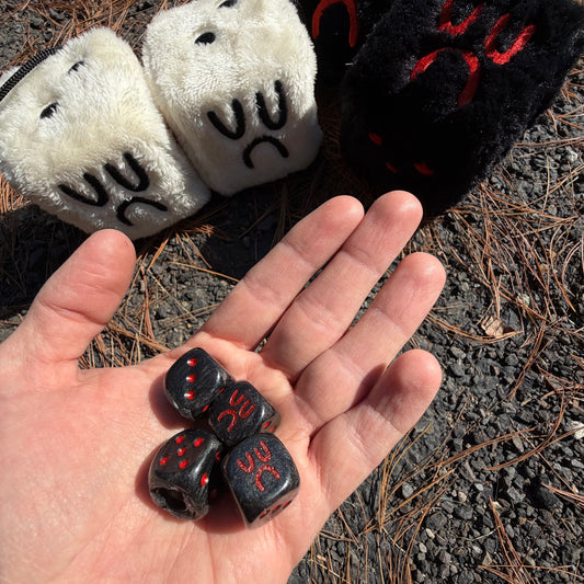VALVE CAP DICE BOYS - BLACK & RED SET