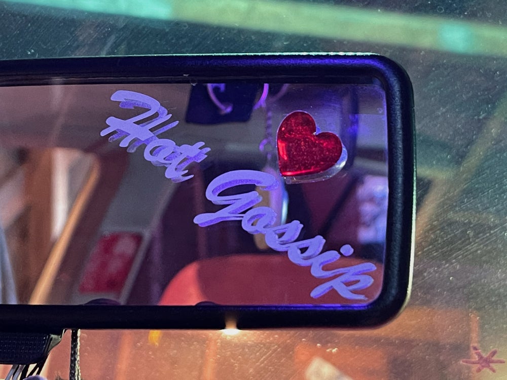 MINI HOT GOSSIP (RC) STICKER